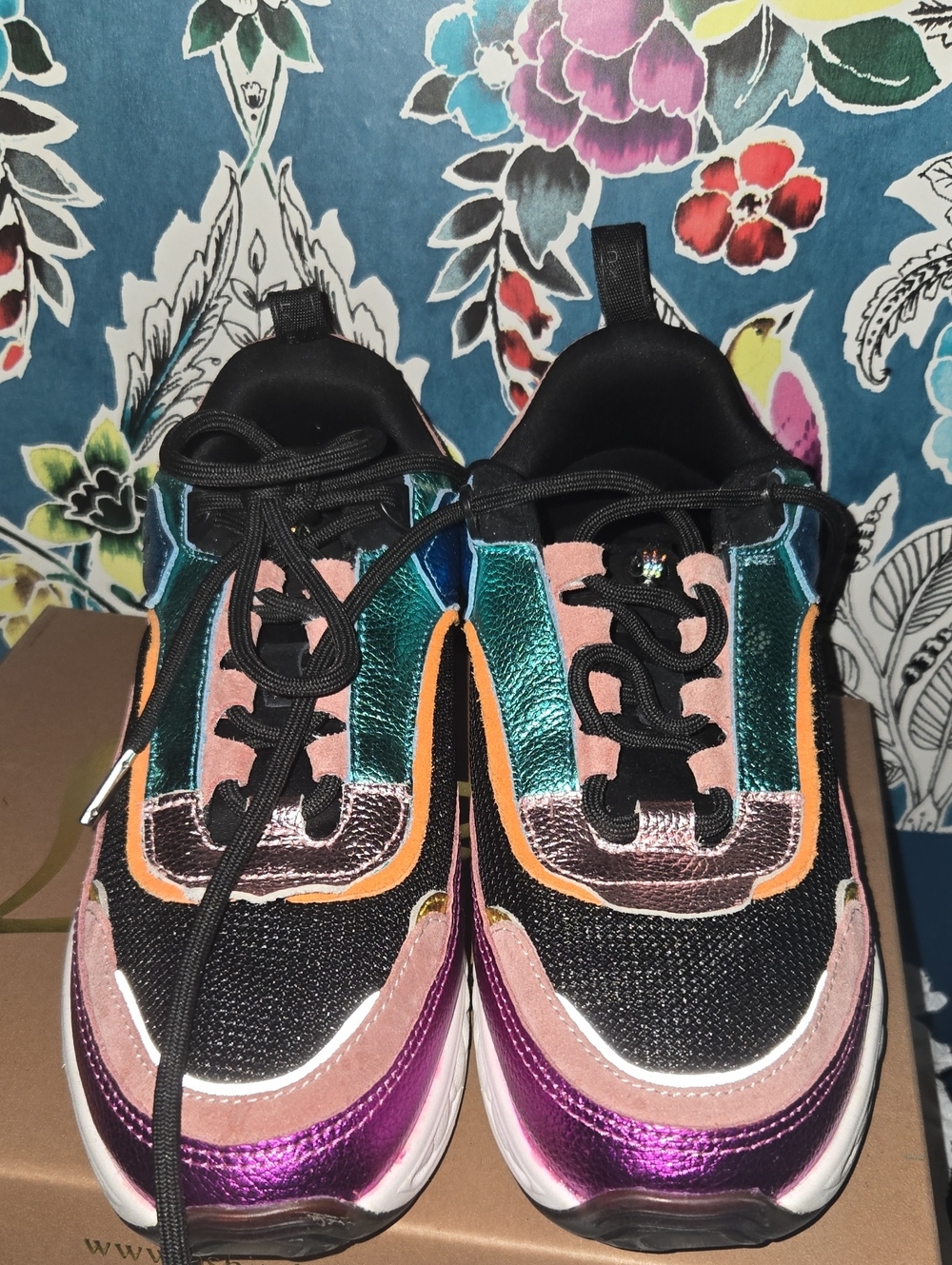 SALE🏖Kurt Geiger London Kensington Sneakers Size 38 US 7.5 - Picture 7 of 10